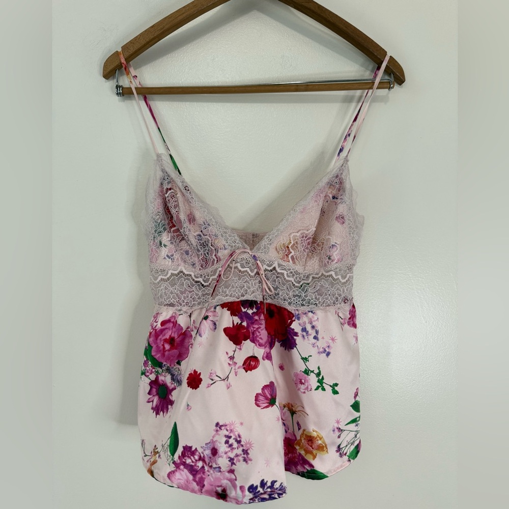 Victoria’s Secret pink Floral Lace Trim Camisole in size medium